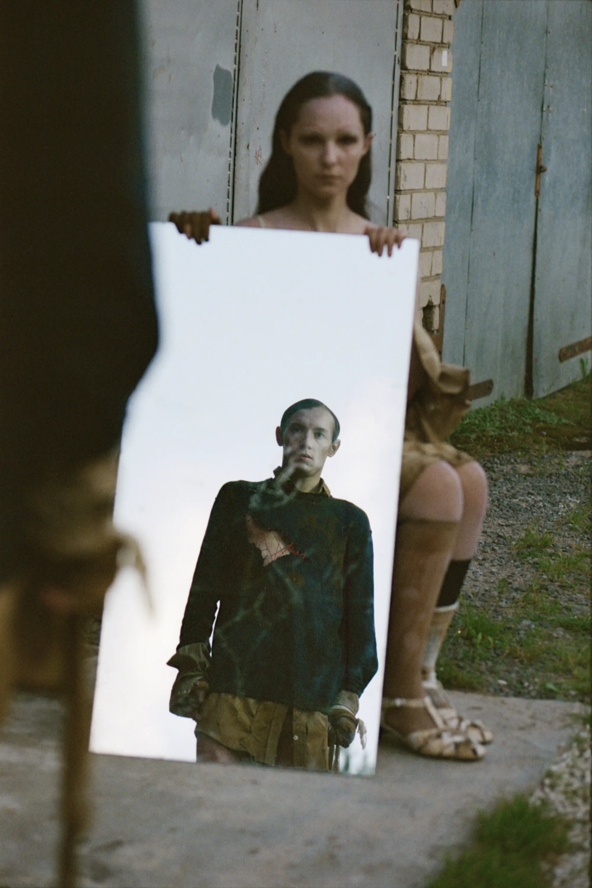 The first episode of Kafka's "Metamorphosis", photograph 9 of 15
