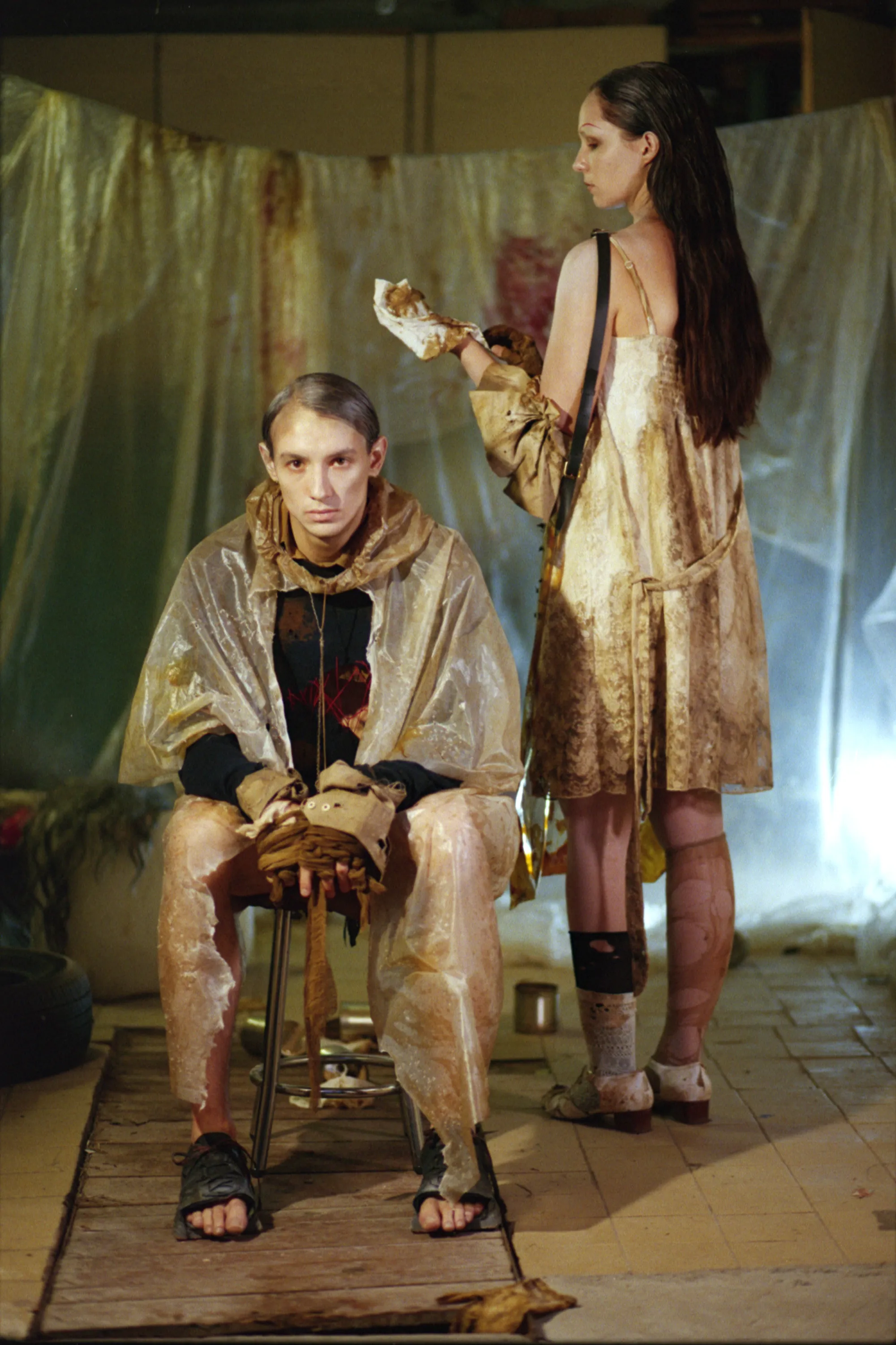 The first episode of Kafka's "Metamorphosis", photograph 11 of 15